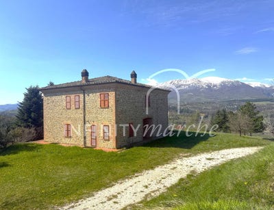 /international/it/amandola-marche-310107430514/