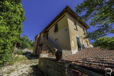 /international/it/volterra-tuscany-310108429779/
