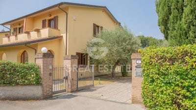 /international/it/tuoro-sul-trasimeno-umbria-310101252292/?lang=en