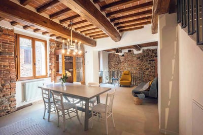 /international/it/lucignano-tuscany-310101445393/