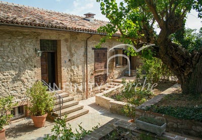 /international/it/pioraco-marche-310101533766/?lang=pt