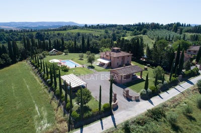 /international/it/lajatico-tuscany-120082366994/