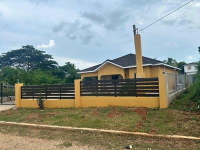 /international/jm/35-johnson-crescent-spanish-town-saint-catherine-parish-310106136034/