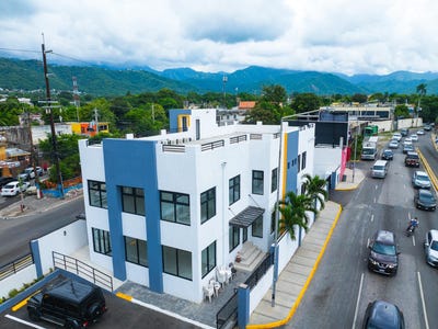 /international/jm/146-old-hope-road-kingston-jamaica-kingston-6-st-andrew-parish-310106079128/