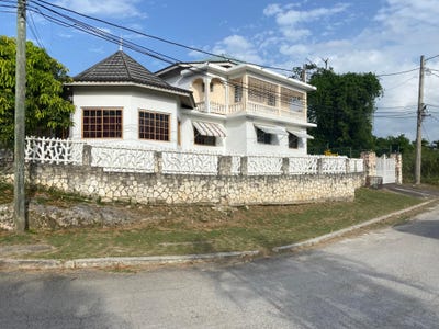 /international/jm/477-porto-bello-st-james-porto-bello-heights-st-james-parish-310100936681/?lang=fr