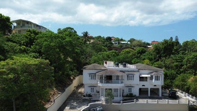 /international/jm/14-blythewood-drive-kingston-6-st-andrew-parish-310101246455/?lang=en