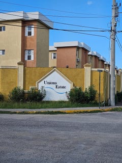 /international/jm/union-estate-spanish-tow-unit-221-unions-estate-st-catherine-310106016255/