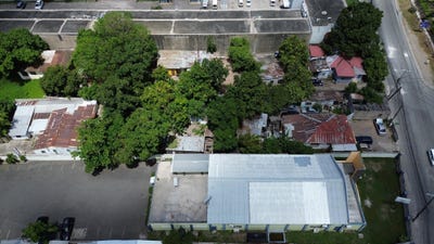 /international/jm/25-molynes-road-kingston-10-kingston-10-st-andrew-parish-310107835069/