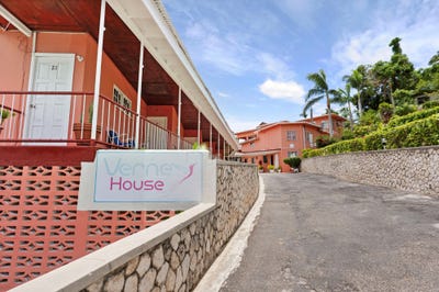 /international/jm/leaders-avenue-montego-bay-montego-bay-st-james-parish-310108288151/