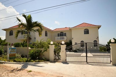 /international/jm/new-court-ave-retreat-he-falmouth-trelawny-parish-310108135874/
