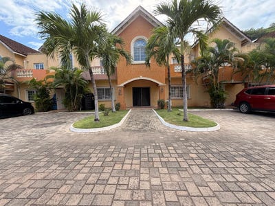 /international/jm/1-hillside-drive-unit-6-red-hills-st-andrew-parish-310107975445/