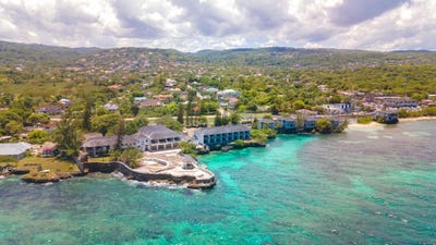 /international/jm/eaton-hall-runaway-bay-runaway-bay-st-ann-parish-310106333948/
