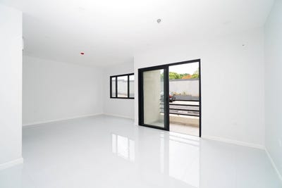 /international/jm/12-dulwich-drive-unit-107-kingston-8-st-andrew-parish-310100991693/?lang=en
