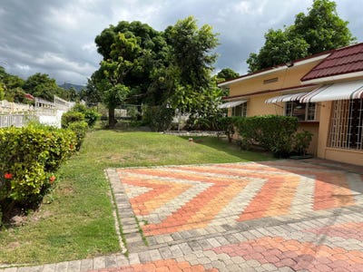 /international/jm/7-elphinstone-drive-meadow-unit-2-kingston-19-st-andrew-parish-310108004776/