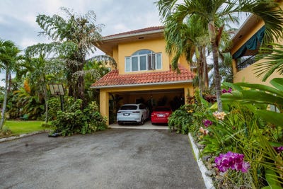 /international/jm/19-21-farringdon-drive-kingston-6-st-andrew-parish-310106574926/