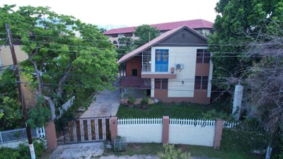 /international/jm/16-e-king-s-house-circle-kingston-6-st-andrew-parish-310103058236/