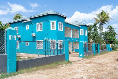 /international/jm/santa-cruz-santa-cruz-st-elizabeth-parish-310106487437/
