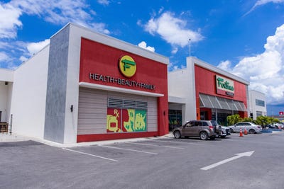 /international/jm/7-braeton-parkway-unit-suite-3-greater-portmore-saint-catherine-parish-310107705275/