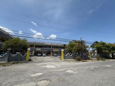 /international/jm/53-west-trade-way-unit-6-portmore-mall-st-catherine-310100707480/?lang=it