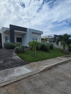 /international/jm/pyramid-lot-7-ocho-rios-st-ann-parish-310107496234/