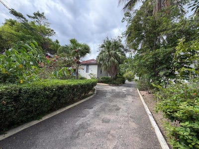 /international/jm/40-trafalgar-road-kingston-10-st-andrew-parish-310108135875/