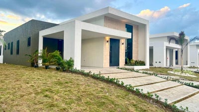 /international/jm/182-palacio-rivera-happy-ret-breadnut-hill-st-ann-parish-310106077410/