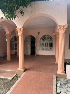 /international/jm/13a-kingsway-kingston-10-st-andrew-parish-310108563878/