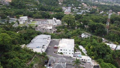 /international/jm/21-bridgemount-drive-kingst-unit-a2-kingston-8-st-andrew-parish-310108992368/