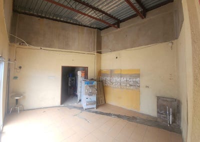 /international/jm/31-burke-road-spanish-town-saint-catherine-parish-310108327405/