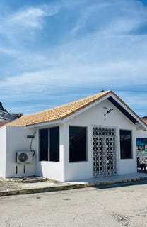/international/jm/holiday-shopping-village-unit-7-rose-hall-st-james-parish-310108486413/