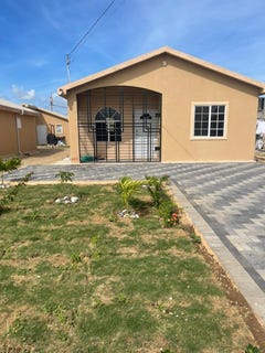 /international/jm/6-quartz-avenue-greater-portmore-saint-catherine-parish-310108161764/
