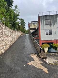 /international/jm/7-powell-close-red-hills-st-andrew-parish-310108623019/