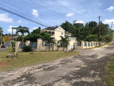 /international/jm/46-cedar-gardens-mandeville-manchester-parish-310105295866/