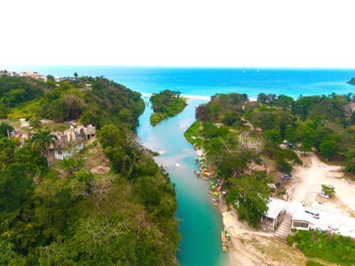 /international/jm/6a-rio-nuevo-spring-valley-rio-nuevo-st-mary-parish-310104420099/