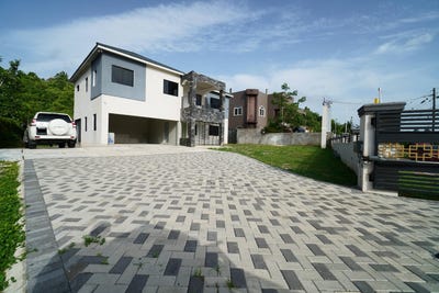 /international/jm/ambassador-heights-kingston-8-st-andrew-parish-310100992005/?lang=en