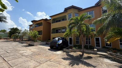 /international/jm/honey-moon-circle-cardif-unit-2-runaway-bay-st-ann-parish-310108161279/