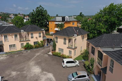 /international/jm/103-westgate-hills-westgate-hills-st-james-parish-310101334330/?lang=de