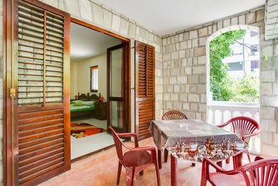 /international/me/budva-budva-310100790271/