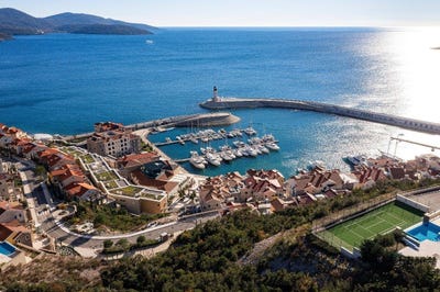 /international/me/tivat-tivat-310101327763/?lang=de