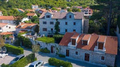 /international/me/dobrota-dobrota-kotor-310105987082/