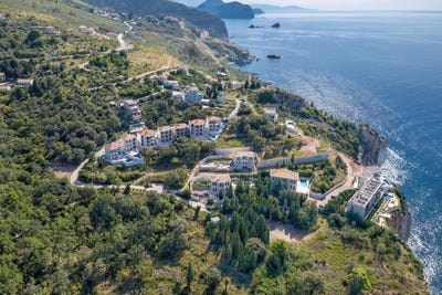 /international/me/budva-budva-310107534719/