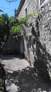 /international/me/kotor-kotor-310106129403/
