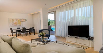 /international/me/dukley-gardens-budva-budva-310105989372/