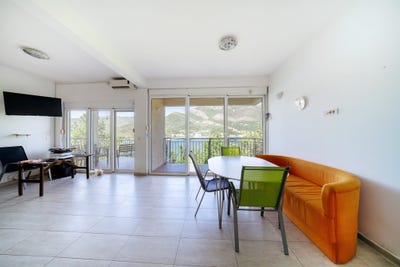 /international/me/villa-with-panoramic-sea-views-in-tivat-lepetane-tivat-310104834797/