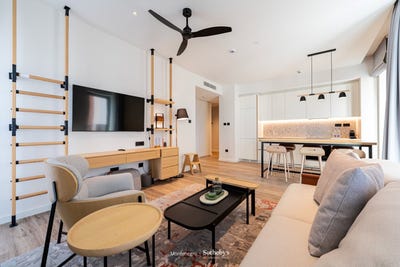 /international/me/tivat-tivat-310107650725/
