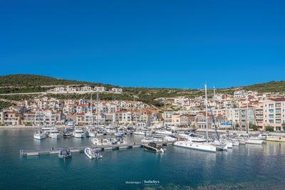 /international/me/tivat-tivat-310108088285/