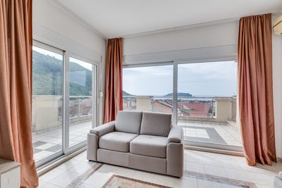 /international/me/furnished-1-bedroom-apartment-for-sale-in-budva-lazi-89m²-with-sea-view-budva-budva-310108250372/