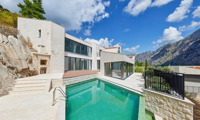 /international/me/kotor-kotor-310106018457/