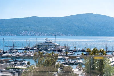 /international/me/tivat-tivat-310108996053/