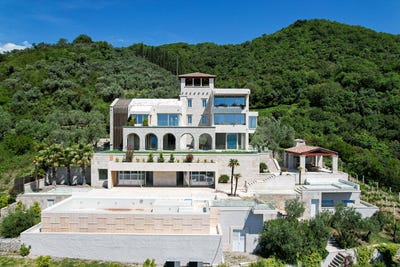 /international/me/forest-bay-retreat-tivat-tivat-310107889240/
